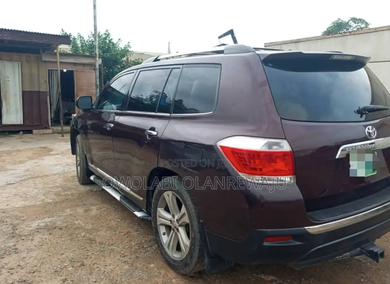 Toyota Highlander 2012 Brown