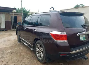 Toyota Highlander 2012 Brown