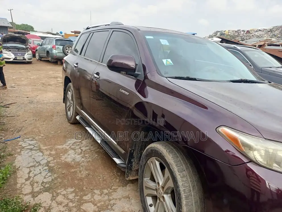 Toyota Highlander 2012 Brown