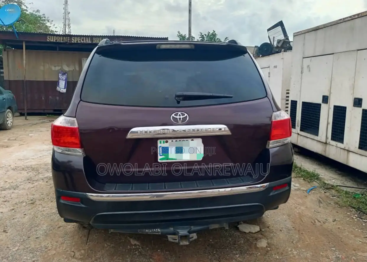Toyota Highlander 2012 Brown