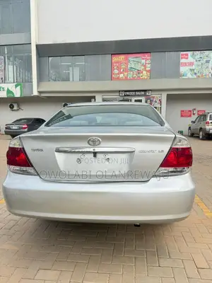 Toyota Camry 2005 Silver