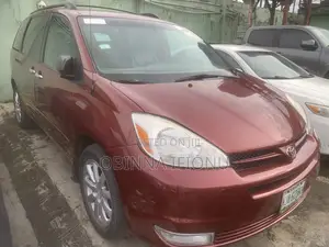 Toyota Sienna 2004 Red