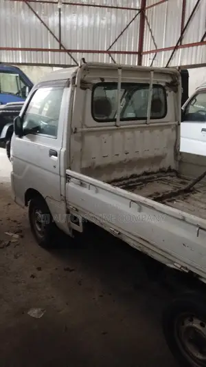 Daihatsu Hijet 2007 White