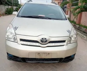 Toyota Corolla 2004 Gold