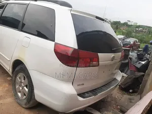 Toyota Sienna 2005 White