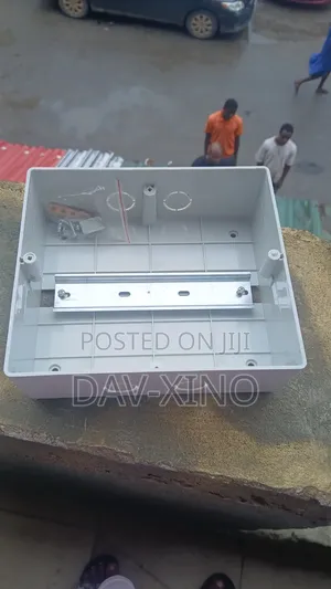 9 Way Bearker Box