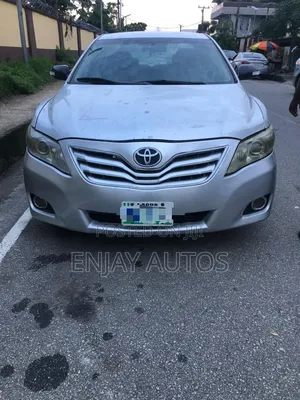 Toyota Camry LE 4dr Sedan (2.5L 4cyl 6AM) 2010 Silver