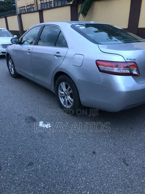 Toyota Camry LE 4dr Sedan (2.5L 4cyl 6AM) 2010 Silver