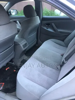 Toyota Camry LE 4dr Sedan (2.5L 4cyl 6AM) 2010 Silver