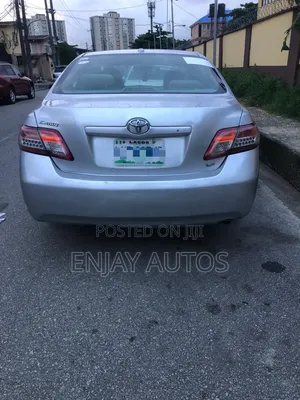 Toyota Camry LE 4dr Sedan (2.5L 4cyl 6AM) 2010 Silver