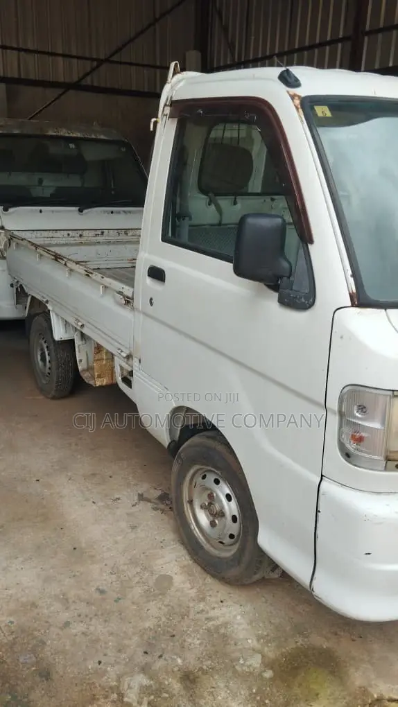 Daihatsu Hijet 2007 White