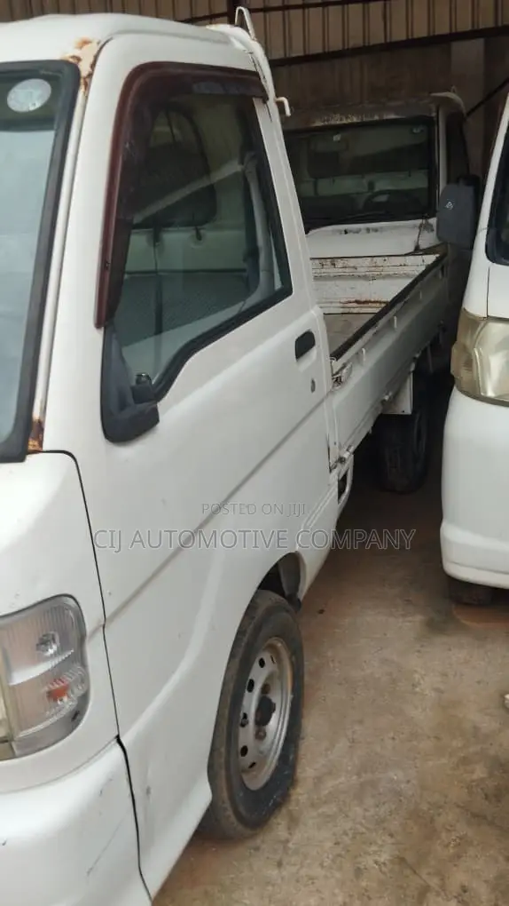 Daihatsu Hijet 2007 White