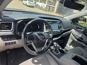 Toyota Highlander 2019 Gray