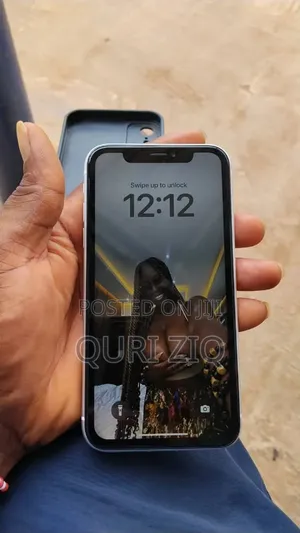 Apple iPhone XR 64 GB White