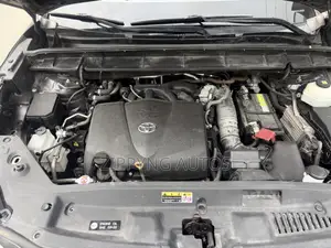 Toyota Highlander XLE 2021 Gray