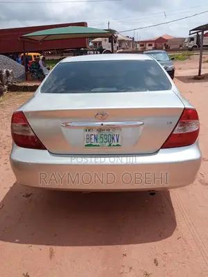 Toyota Camry LE 4dr Sedan (2.4L 4cyl 4A) 2004 Silver