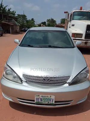 Toyota Camry LE 4dr Sedan (2.4L 4cyl 4A) 2004 Silver