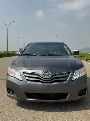 Toyota Camry LE 4dr Sedan (2.5L 4cyl 6A) 2011 Gray