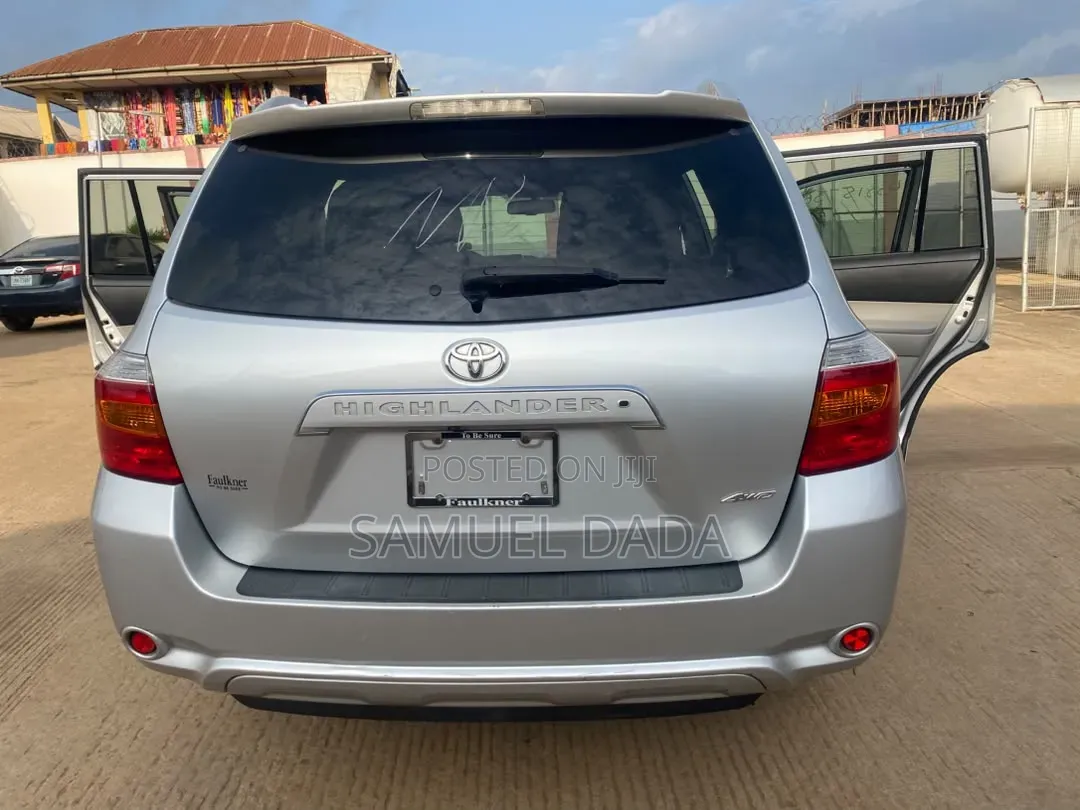 Toyota Highlander 2010 Silver