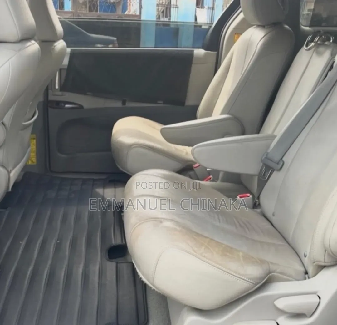 Toyota Sienna 2013 Beige