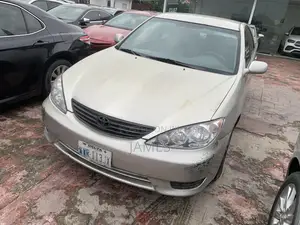 Toyota Camry LE V6 4dr Sedan (3.0L 6cyl 5A) 2005 Silver