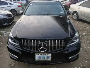 Mercedes-Benz C300 2010 Black