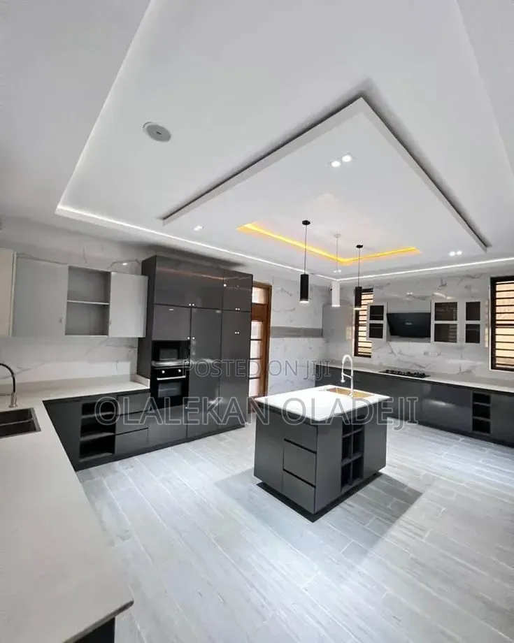 Kitchen Cabinet