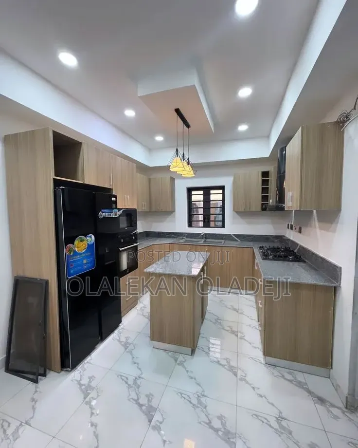 Kitchen Cabinet