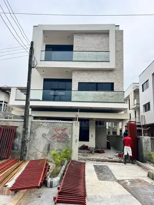 5bdrm Duplex in Lekki Phase1 for sale