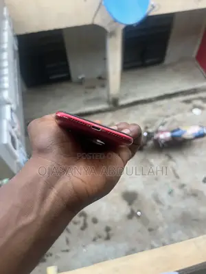 Apple iPhone 11 64 GB Red