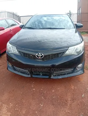 Toyota Camry SE 4dr Sedan (2.5L 4cyl 6A) 2013 Black