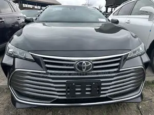 Toyota Avalon XLE FWD Sedan (3.5L V6 8A) 2019 Black
