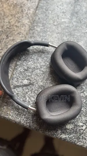 Clean Apple Airpod Max 2 Gen