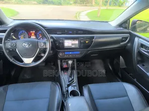 Toyota Corolla S 4dr Sedan (1.8L 4cyl CVT) 2016 Black