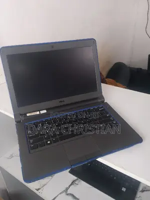 New Laptop Dell 32GB Intel Core i3 HDD 500GB