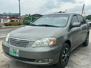 Toyota Corolla LE 2004 Gray
