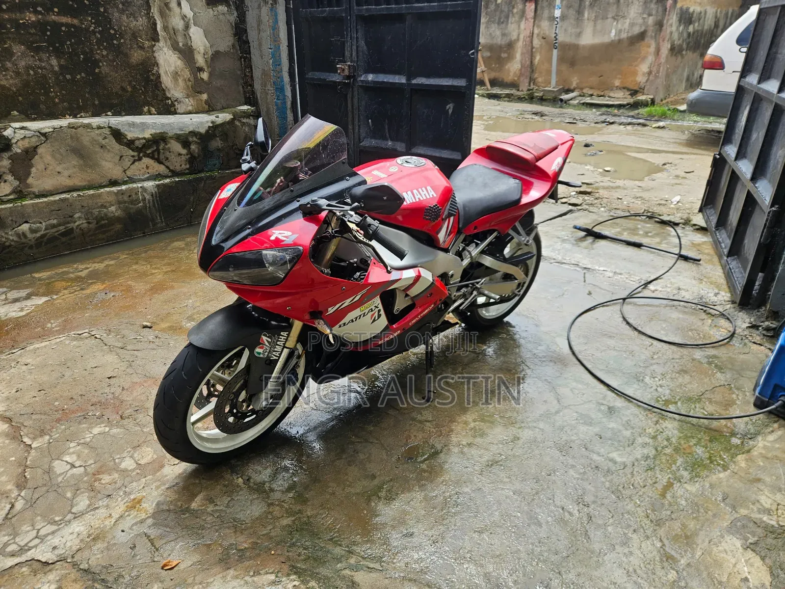 Yamaha R1 2003 Red