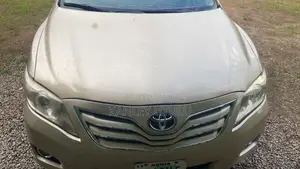 Toyota Camry 2010 Gold