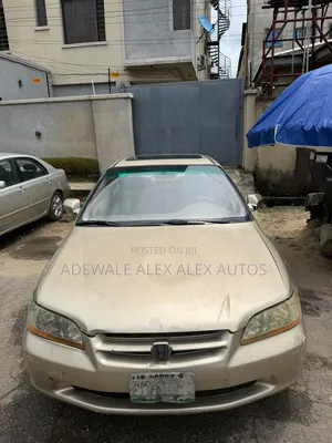 Honda Accord 2000 Gold