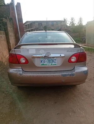 Toyota Corolla LE 2004 Gold