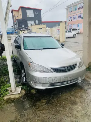 Toyota Camry LE 4dr Sedan (2.4L 4cyl 4A) 2004 Silver