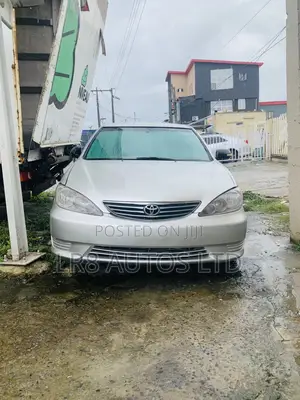 Toyota Camry LE 4dr Sedan (2.4L 4cyl 4A) 2004 Silver