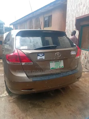 Toyota Venza AWD 2010 Brown