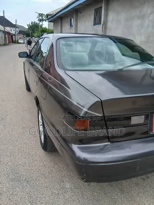 Toyota Camry XLE 4dr Sedan (2.4L 4cyl 4A) 2003 Burgundy