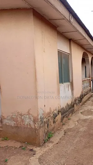 3bdrm Bungalow in Agbado for sale