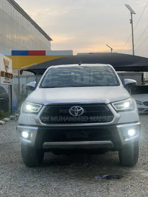 New Toyota Hilux 2025 White