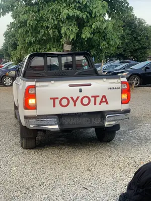New Toyota Hilux 2025 White