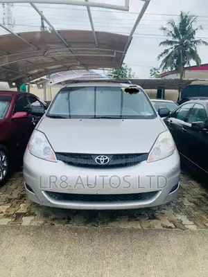 Toyota Sienna LE 4WD 2007 Silver