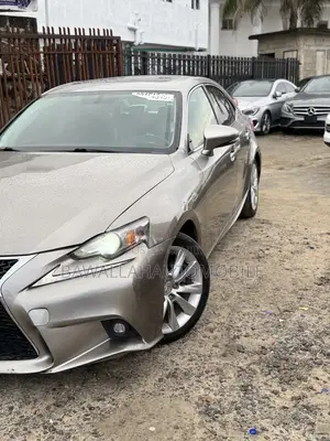 Lexus IS 250 2014 Gold
