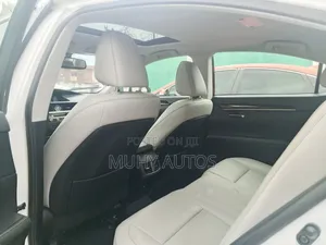 Lexus ES 2015 White